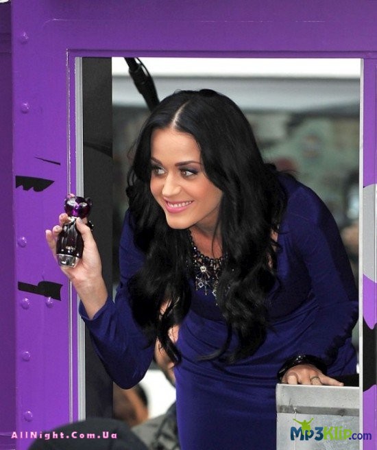 Кэти Перри презентовала духи «Purr» (16 фото)