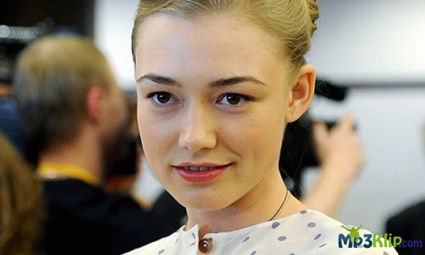 Оксана Акиньшина опубликовала первое фото с новорожденным сыном