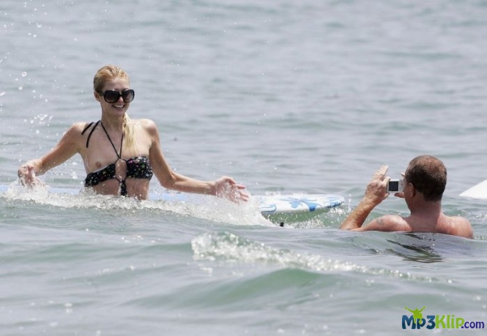 Самая скучная новость недели - Пэрис Хилтон потеряла купальник