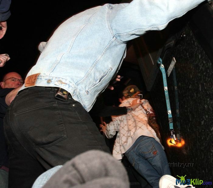 Как Пэрис Хилтон подбородок разбила