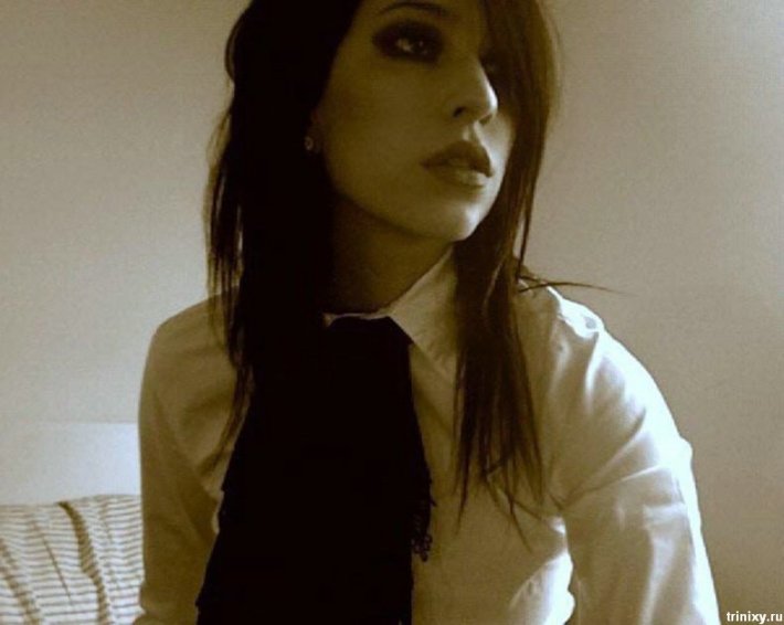 Jessica Origliasso - солистка австралийской группы Veronicas, топлесс