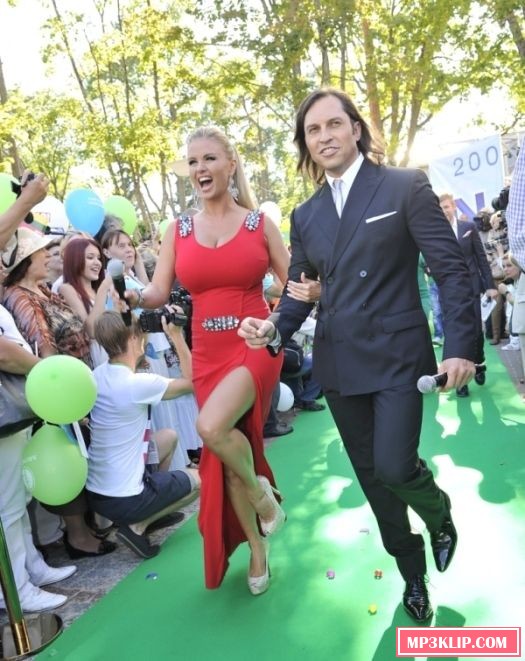 Странные наряды знаменитостей на Новой Волне (26 фото)