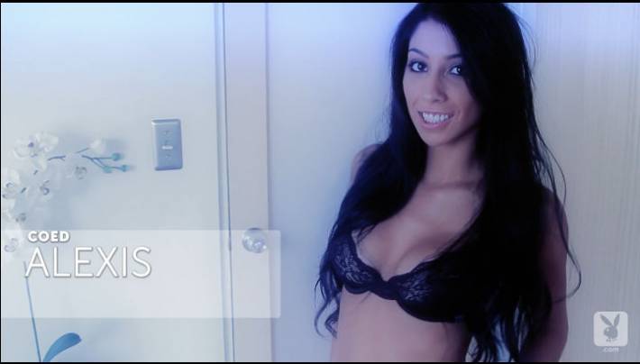 Alexis Banks стриптиз под красивую музыку
