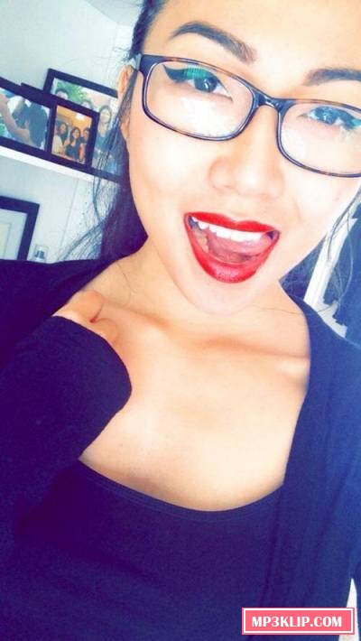 Девушки скучают на работе  - прикольный юмор