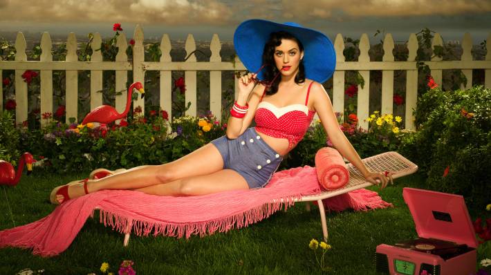 katy perry, сад, поза    - (Обои)