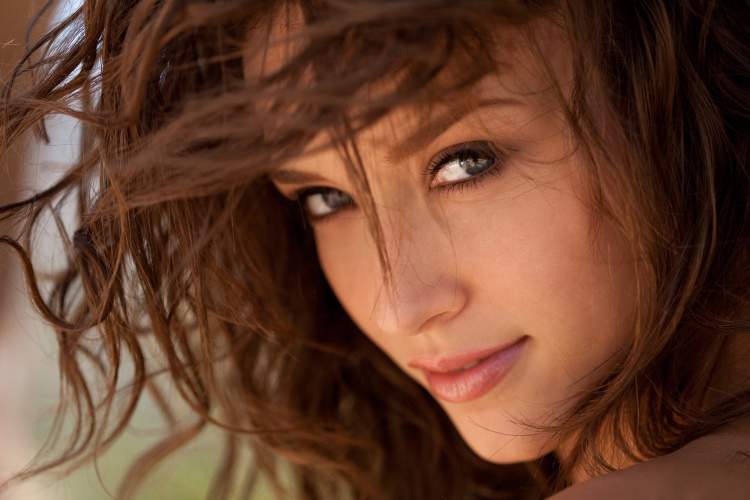 Обои malena morgan, девушка, взгляд, лицо, портрет на рабочий стол