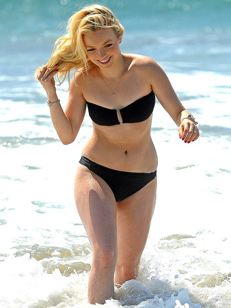 Франческа Иствуд (Francesca Eastwood) в бикини на пляже