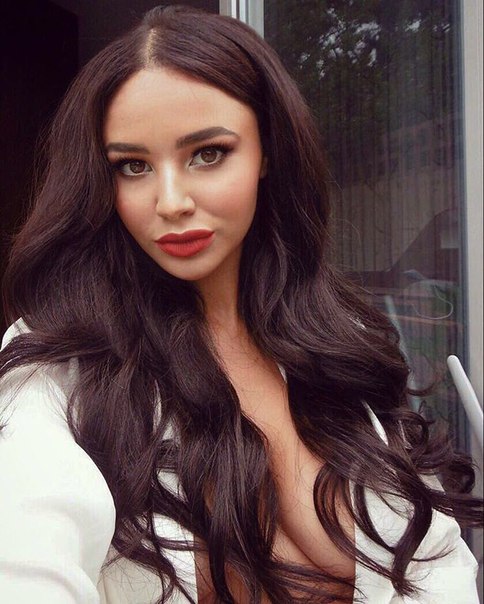 Сексуальная Кортни Куинлэн в Instagram