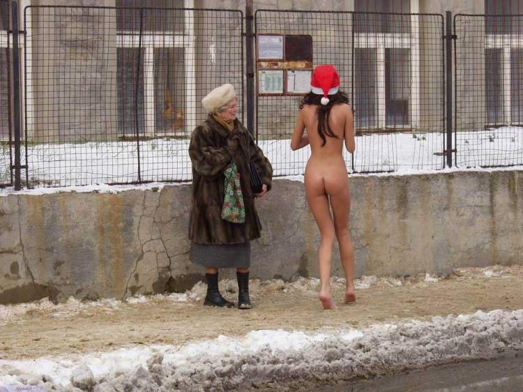 Раскованные барышни без трусов