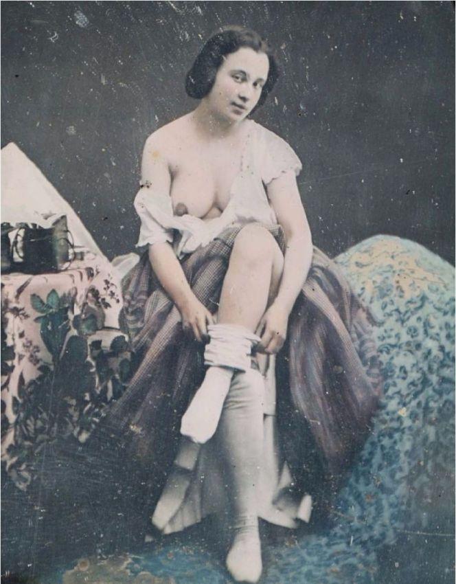 Первые эротические фото на свете