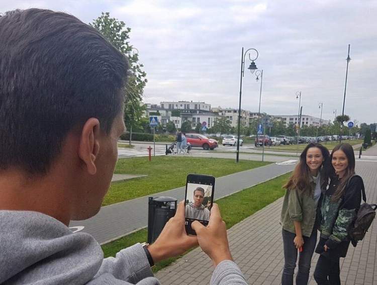 Когда женщина просит "красиво сфоткать"