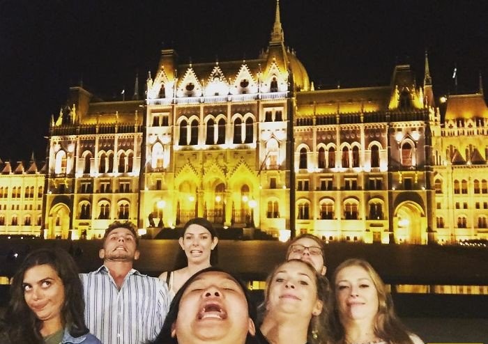 Женщина бросила вызов гламурным фото в Instagram!