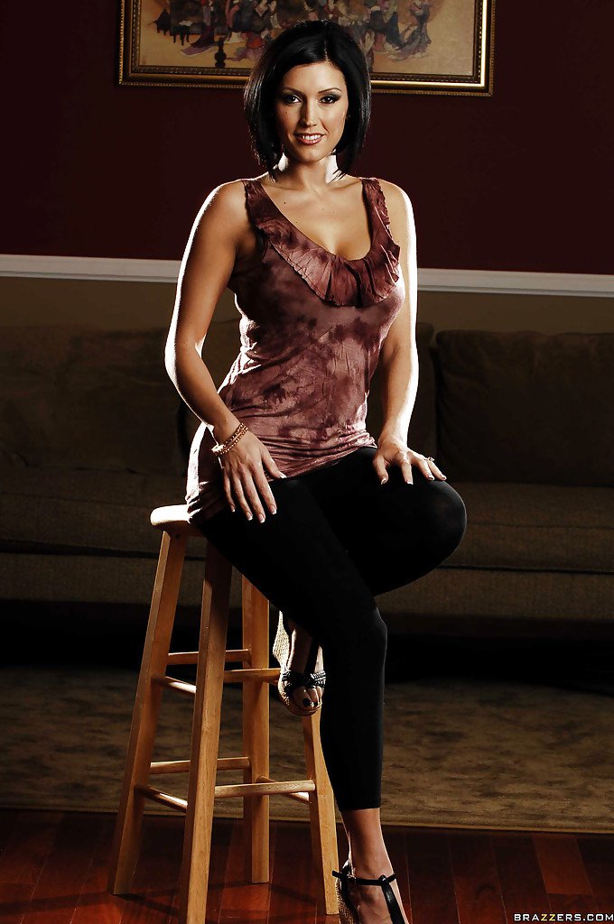 Женушка Dylan Ryder соблазняет любовника