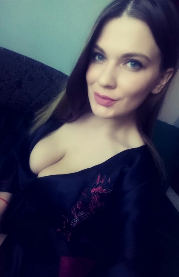 Девушки с сайтов знакомств