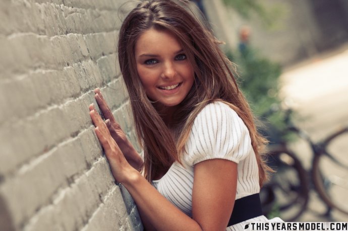 Подборки эрофото одной милой девушки