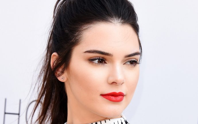 Kendall Jenner в латексе