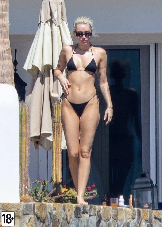 Певица Miley Cyrus горячие фото