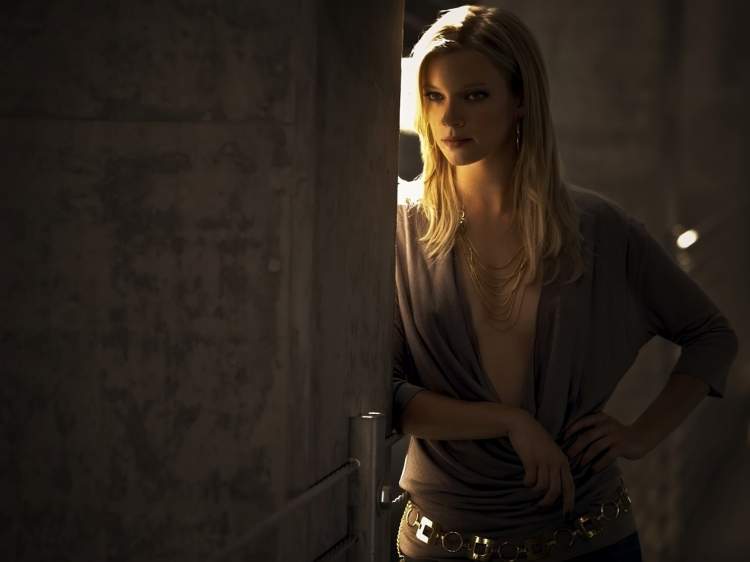 Обои на рабочий стол  актриса, ожерелье, amy smart, эми смарт