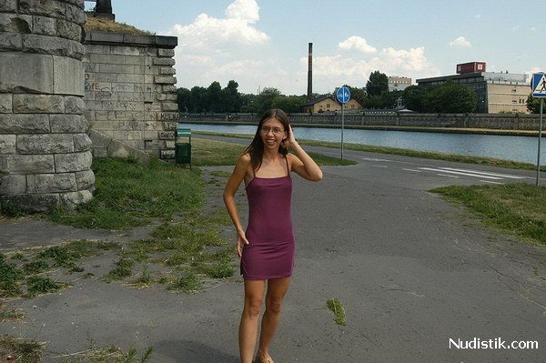 Влюбленная пара: Худые и толстые нудисты